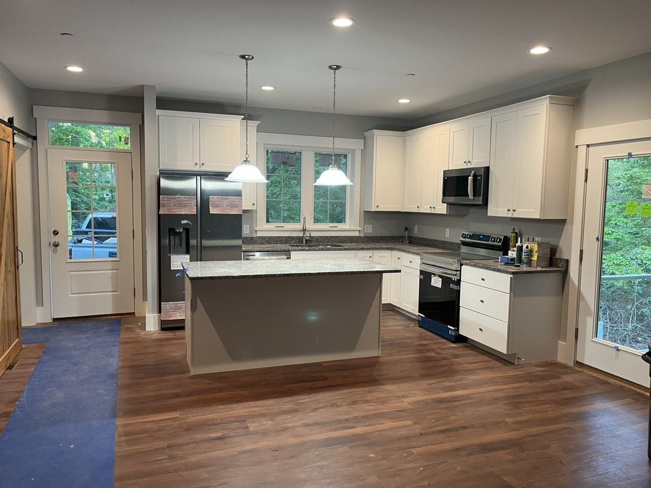 320 Fords Landing Ln - Photo 2 of 4
