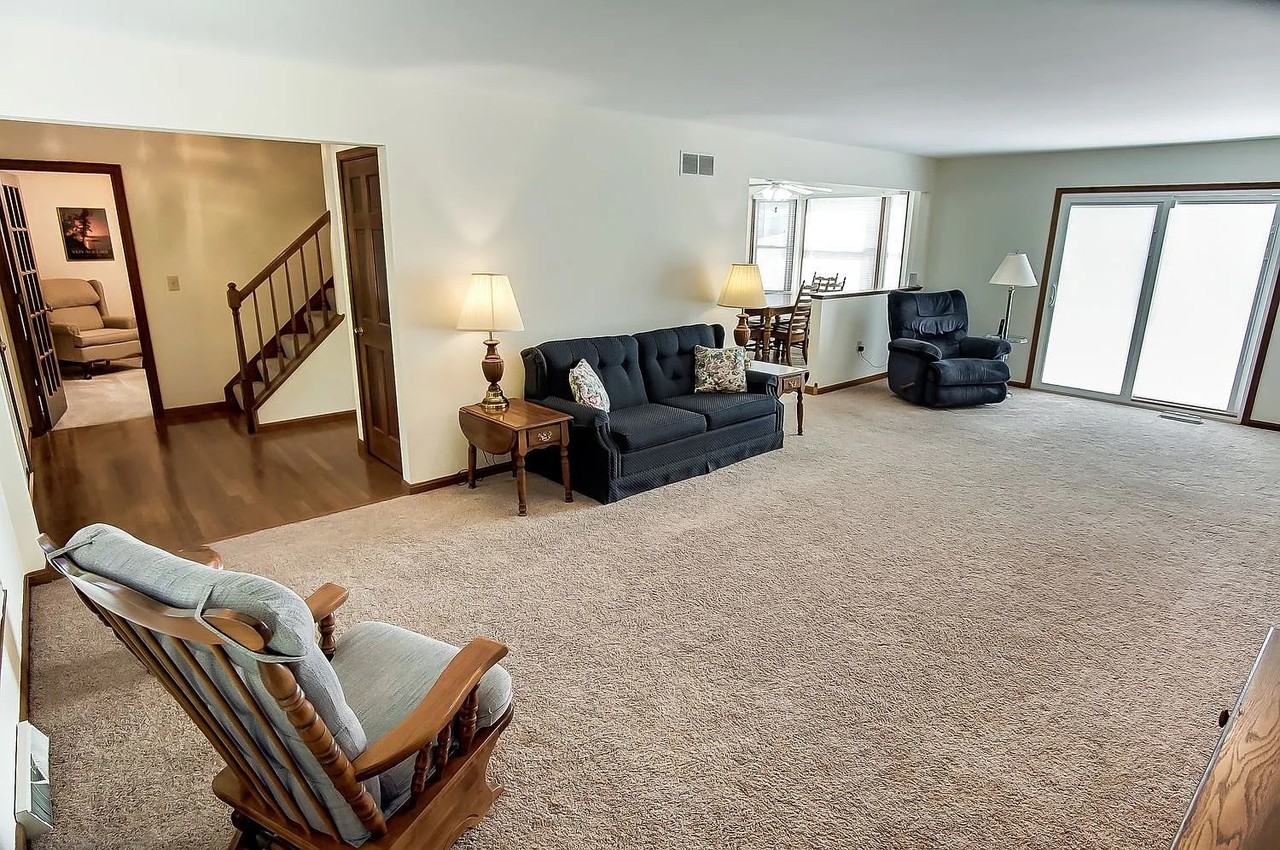 3027 Silverbrook Dr #NA - Photo 3 of 20