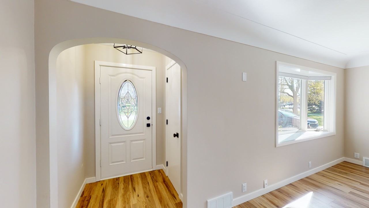 370 E Jefferson St #NA - Photo 3 of 22