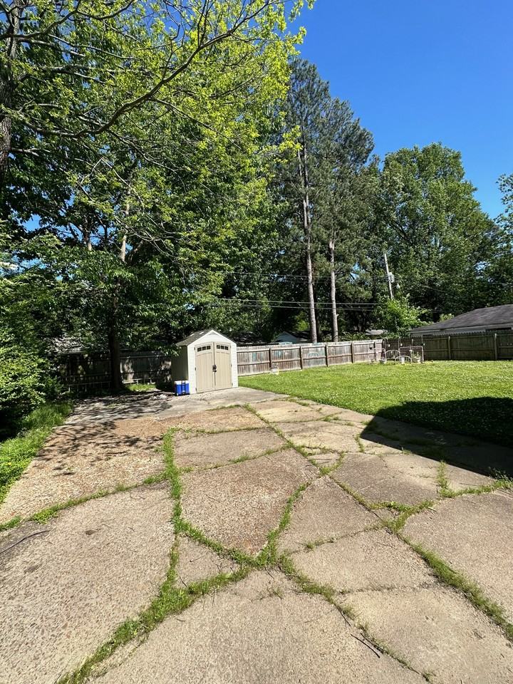 1362 S Perkins Rd #1 - Photo 3 of 5