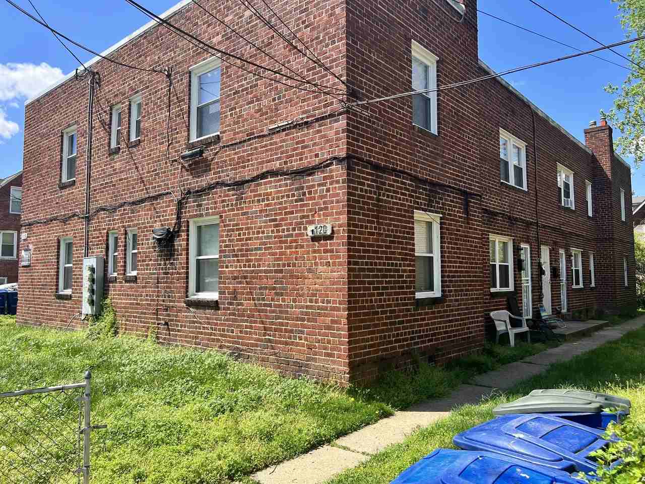 1120 46th St Ne #2 - Photo 2 of 13