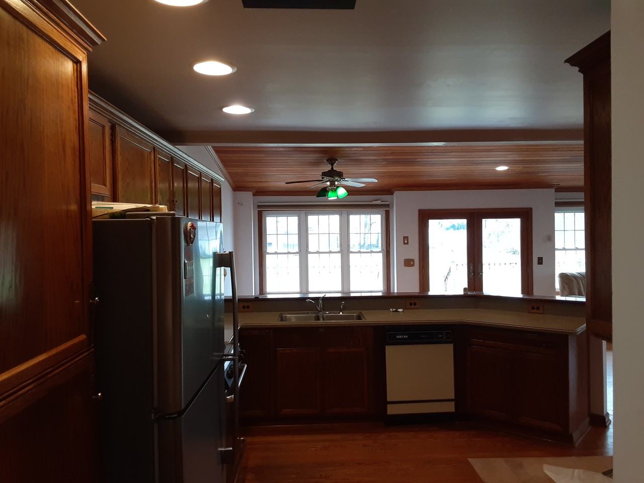 12 Kathryn St - Photo 3 of 23