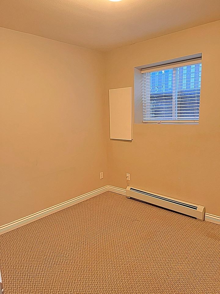 193 St 66 Ave - Photo 4 of 10
