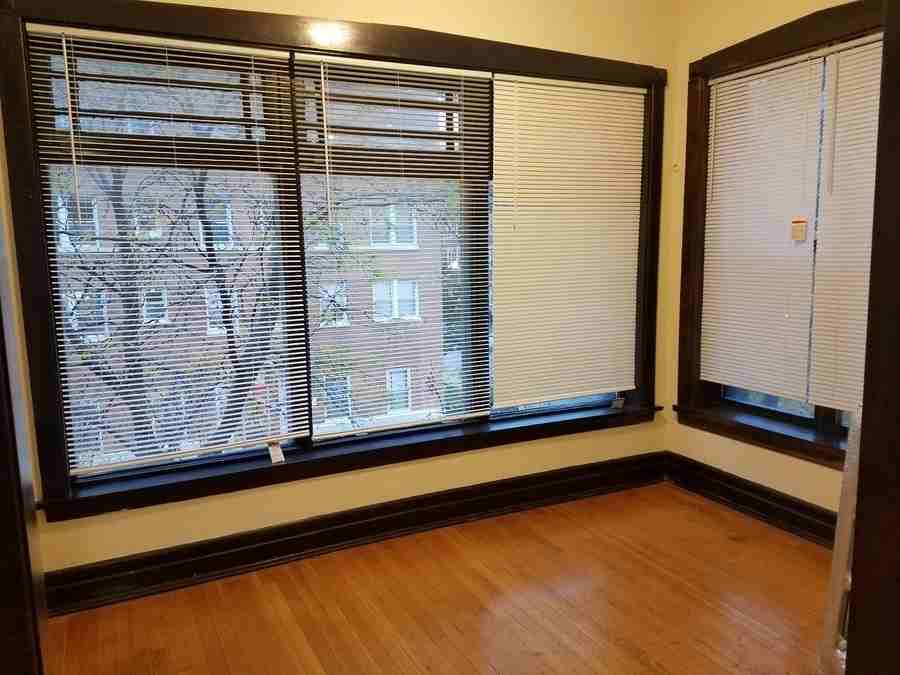 5403 S Harper Ave #1 - Photo 2 of 6