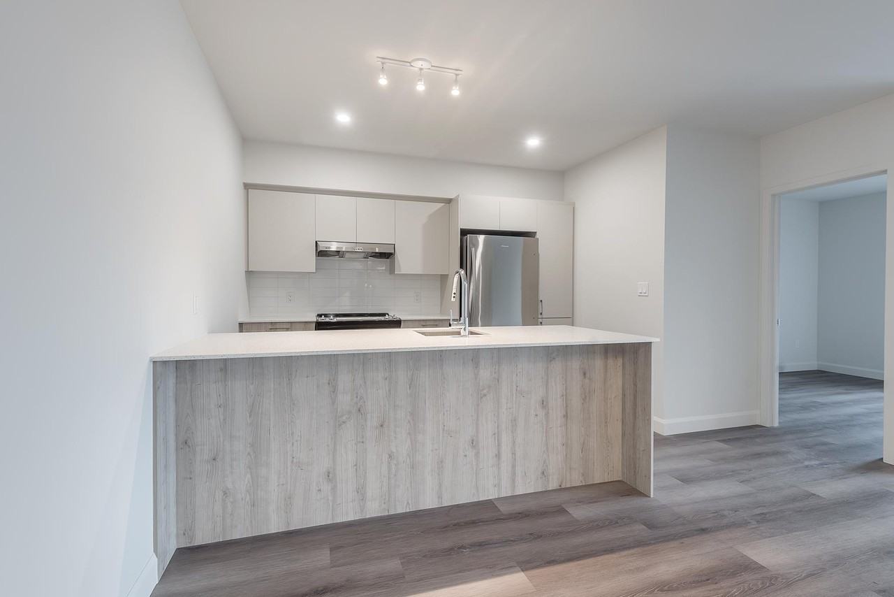 210 Marcel-Laurin - Photo 3 of 22