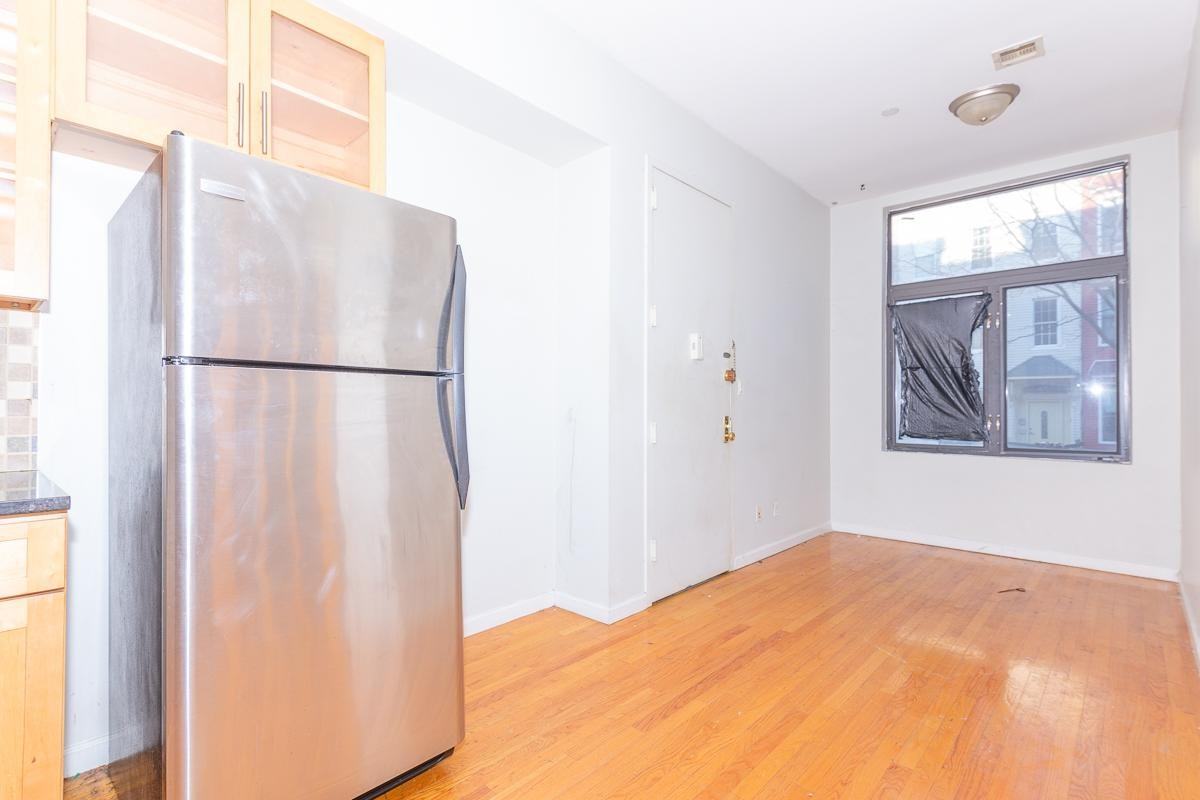 18 Goodwin Pl #1F - Photo 4 of 12