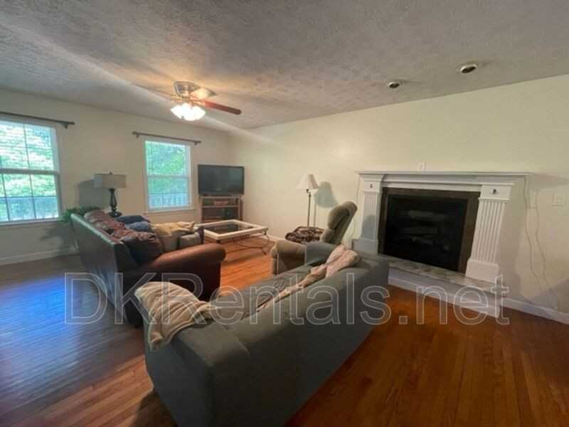 5965 Liberty Rd - Photo 3 of 13