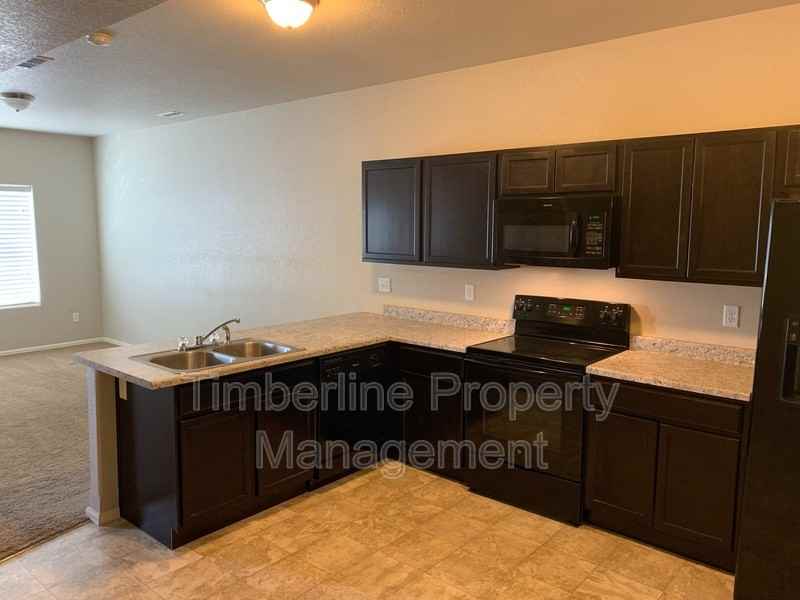 2178 Phillips Aly - Photo 7 of 17