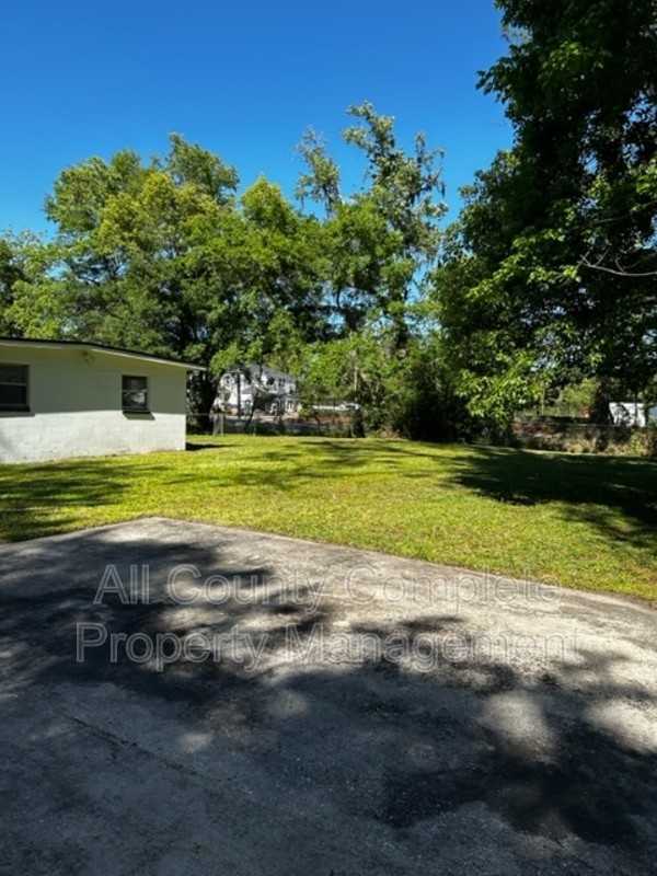 6004 Marsha Dr - Photo 7 of 30