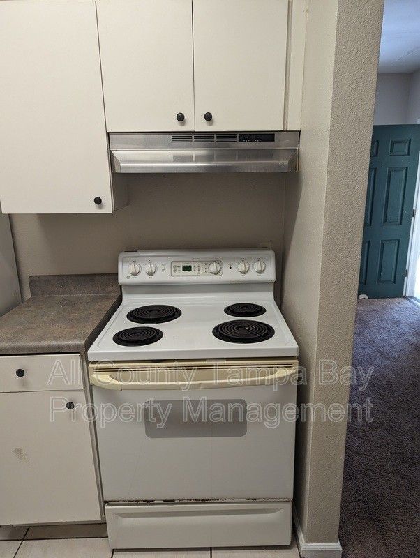 906 Jones St #A - Photo 3 of 12