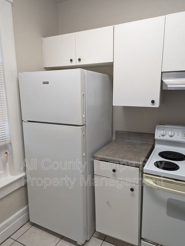 906 Jones St #A - Photo 4 of 12