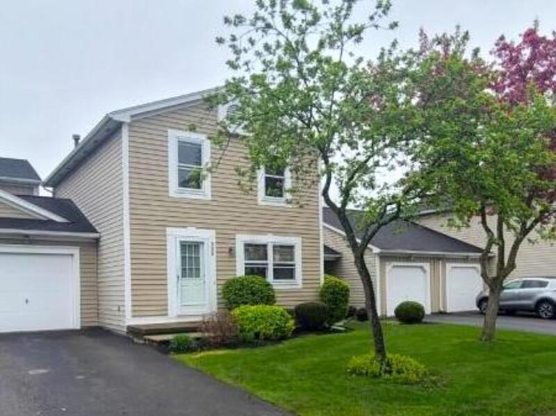 229 Deerhurst Ln - Photo 2 of 9