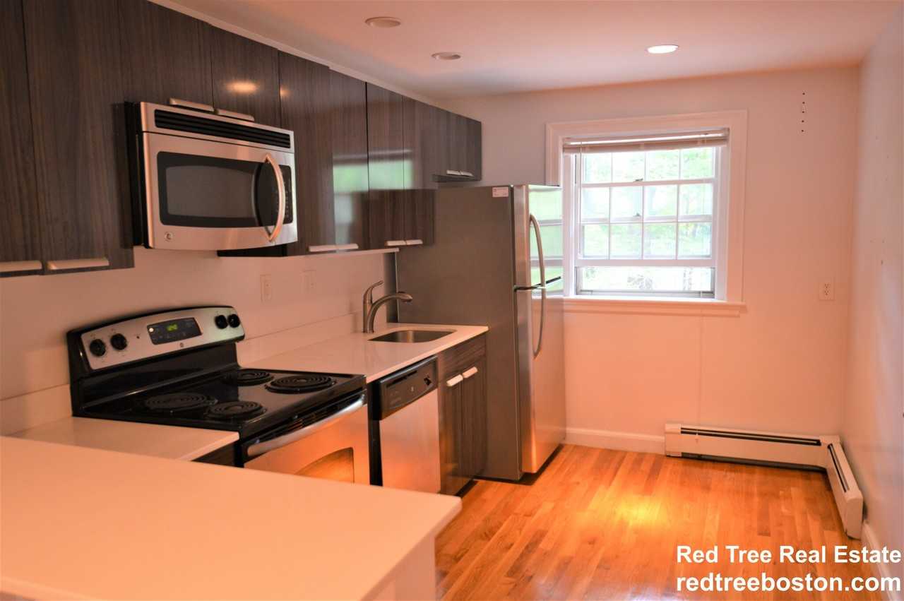 67 Wyman St #4 - Photo 4 of 17