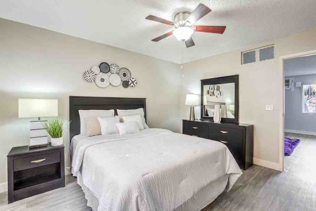 Wyandotte - Photo 3 of 10