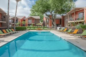 featured image of 8701 Town Park Dr