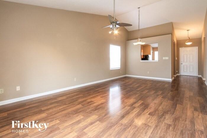 5045 Rocky Mountain Dr - Photo 2 of 15