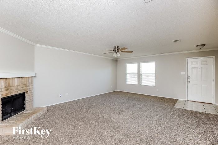 525 Nuffield Ln - Photo 3 of 15