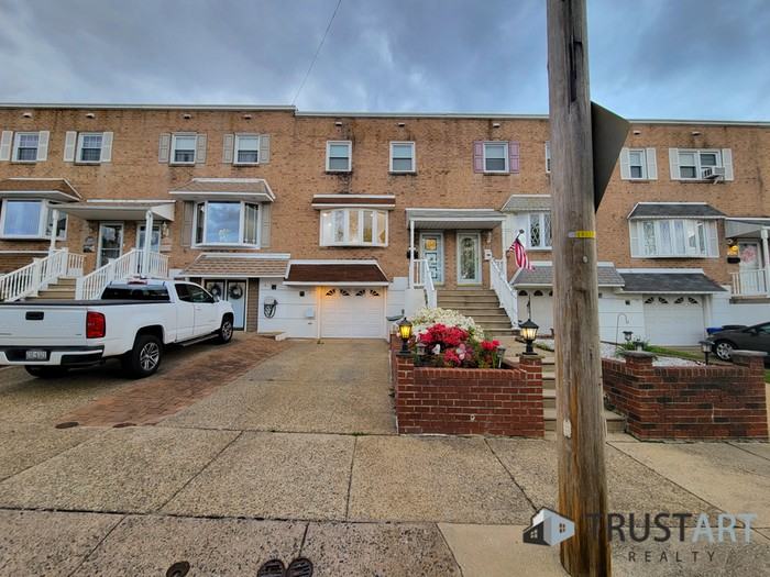 10218 Woburn Pl #1 - Photo 2 of 38