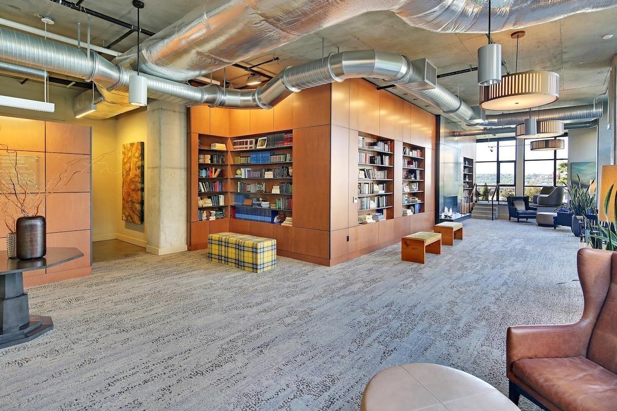 75 Vine St - Photo 3 of 18