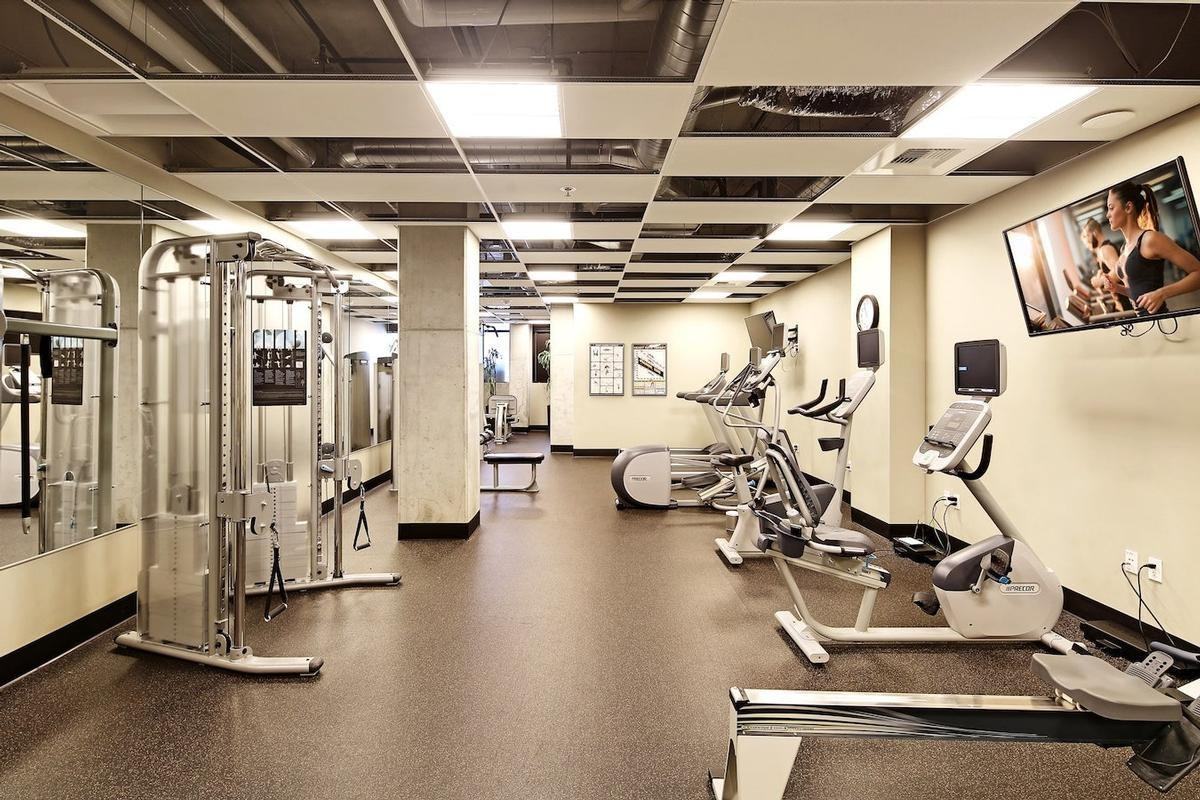 75 Vine St - Photo 2 of 18