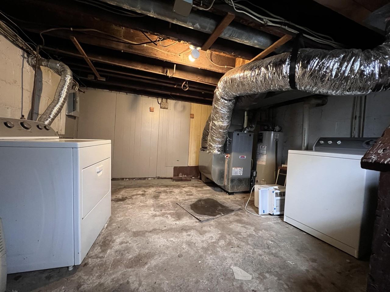 827 W Virginia Ave #2 - Photo 4 of 17