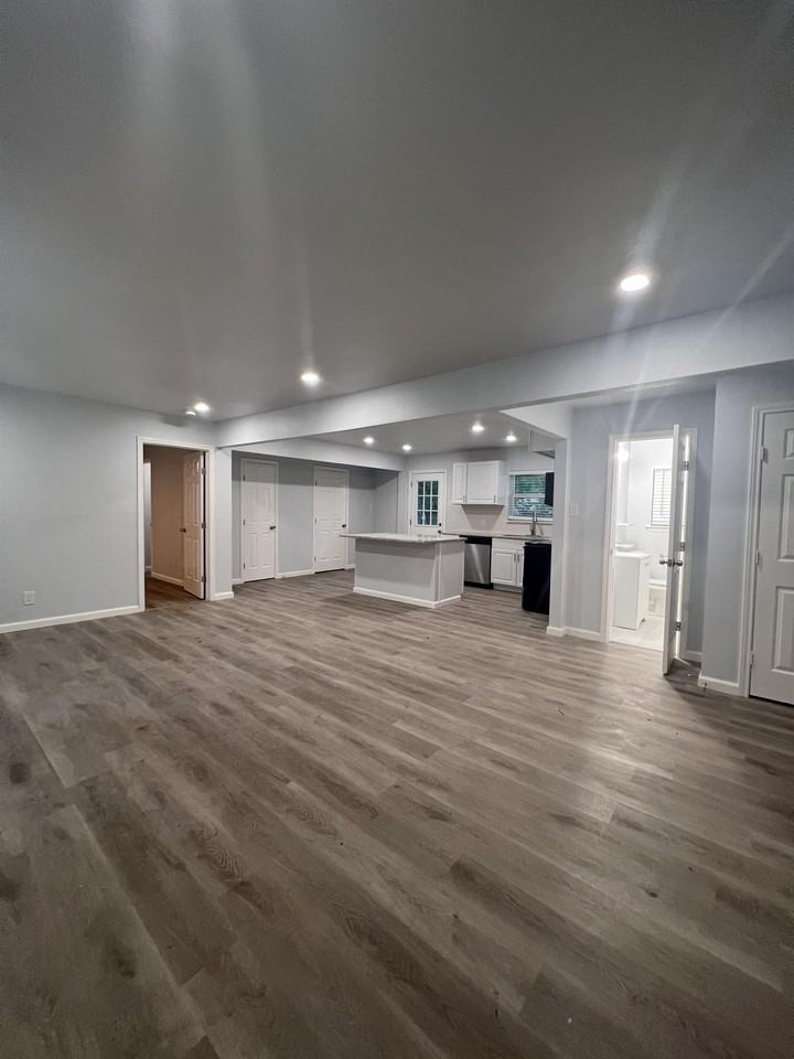 2811 Tisinger Ave #1 - Photo 4 of 10