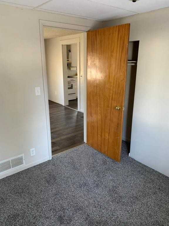 533 N Lake St - Photo 3 of 21