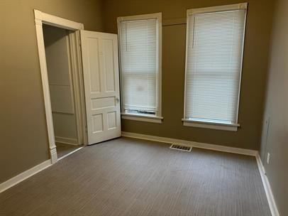 806 N Locust St - Photo 3 of 8