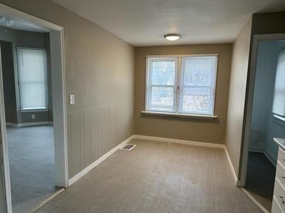 806 N Locust St - Photo 2 of 8