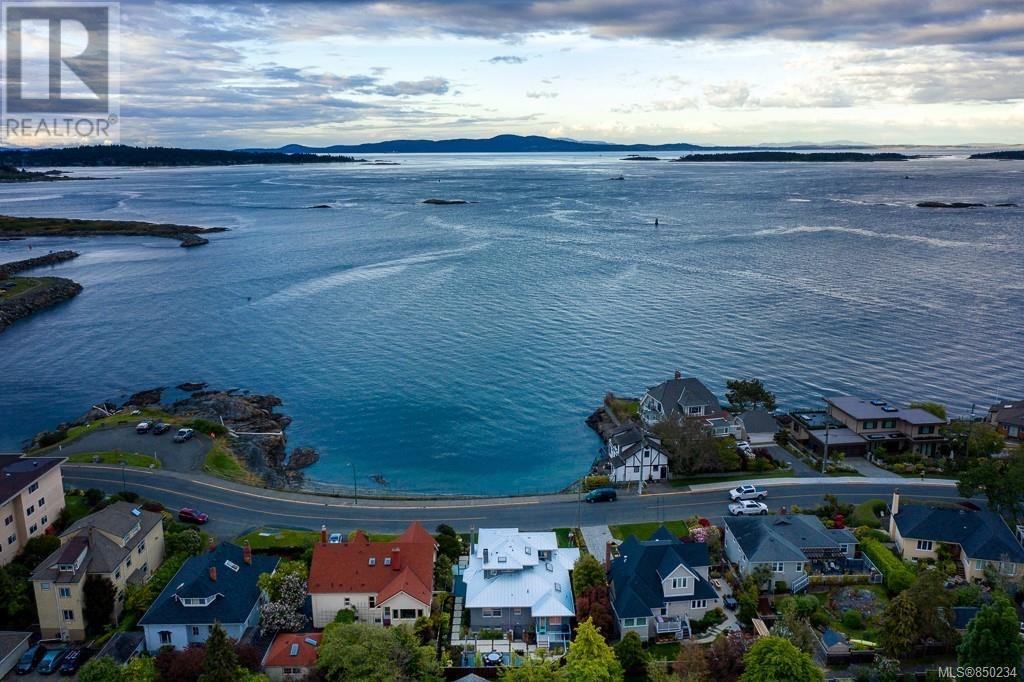 1250 Beach Drive - Photo 2 of 25