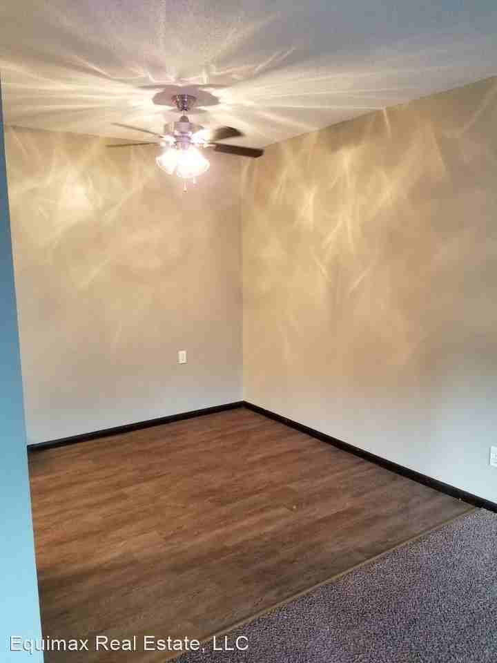 7405 W 123rd Street - Photo 3 of 9