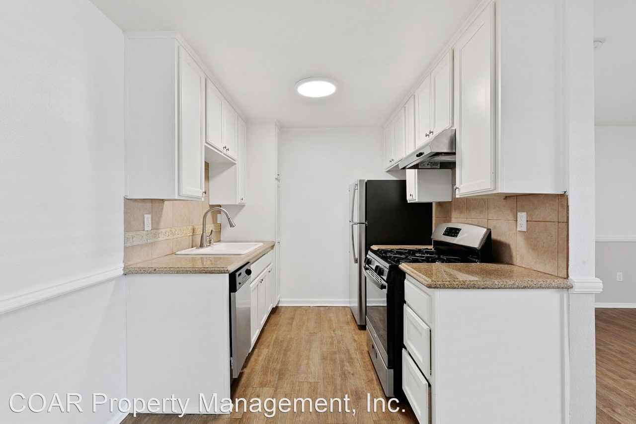 900 Loma Avenue - Photo 2 of 6