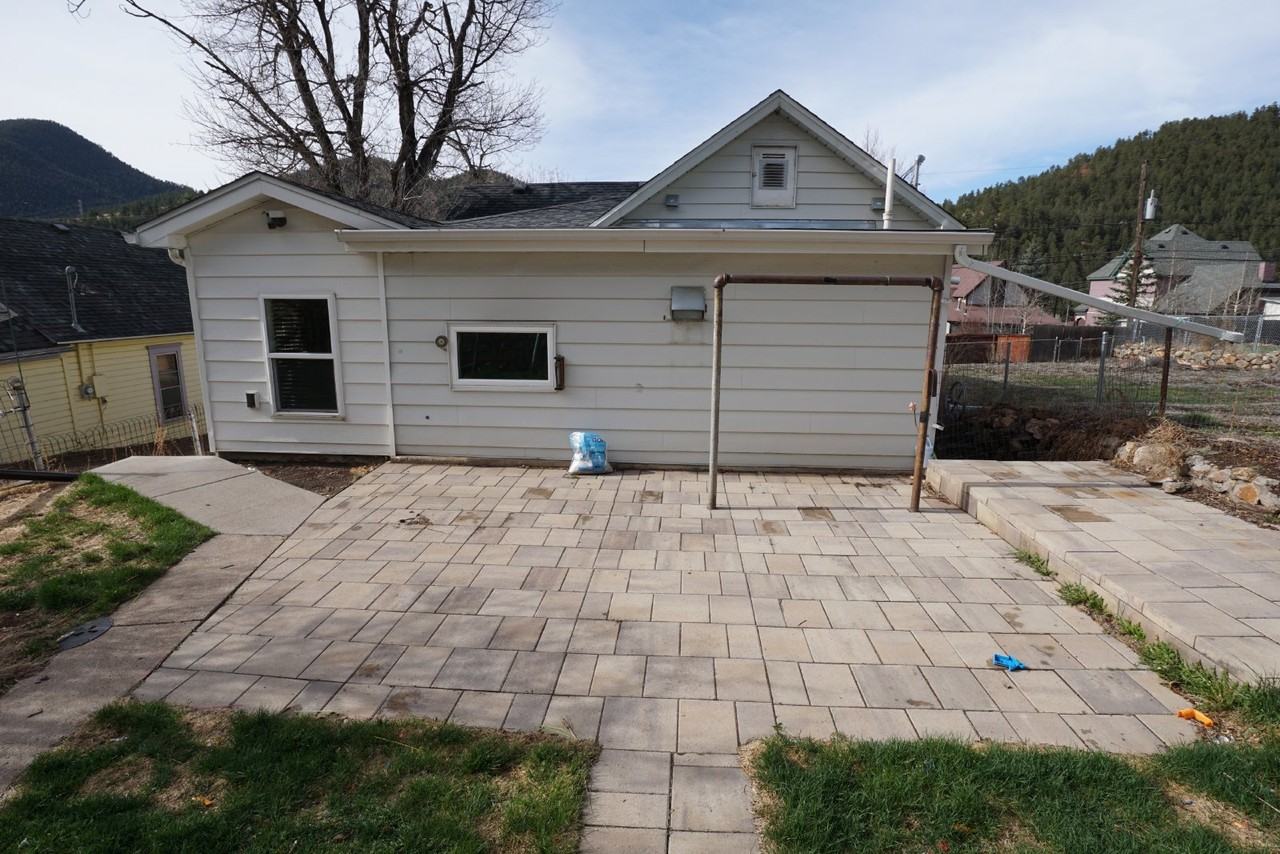 826 Virginia St - Photo 3 of 23