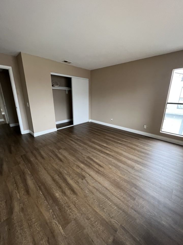 5108 Longfellow Way #NA - Photo 3 of 10