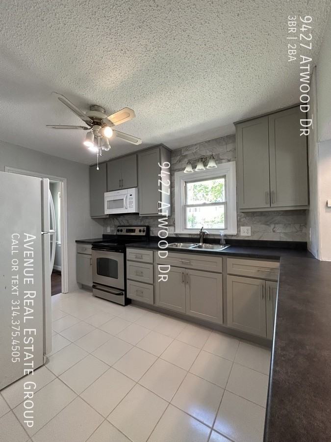 9427 Atwood Dr - Photo 3 of 17