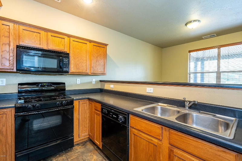 1284 E Makayla Way - Photo 5 of 22