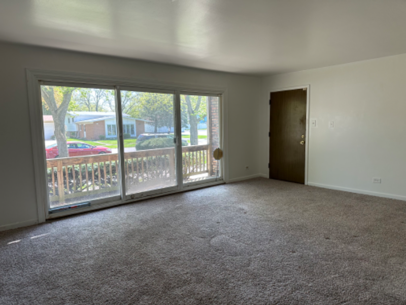 504 N Roberts Dr #1D - Photo 2 of 8