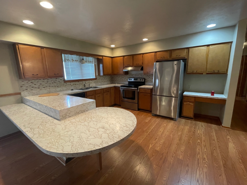 106 Broadway Ave - Photo 3 of 8