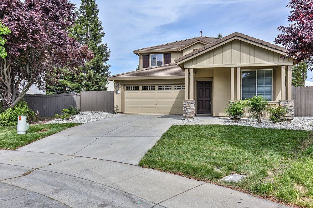 5027 Bissett Way - Photo 2 of 13