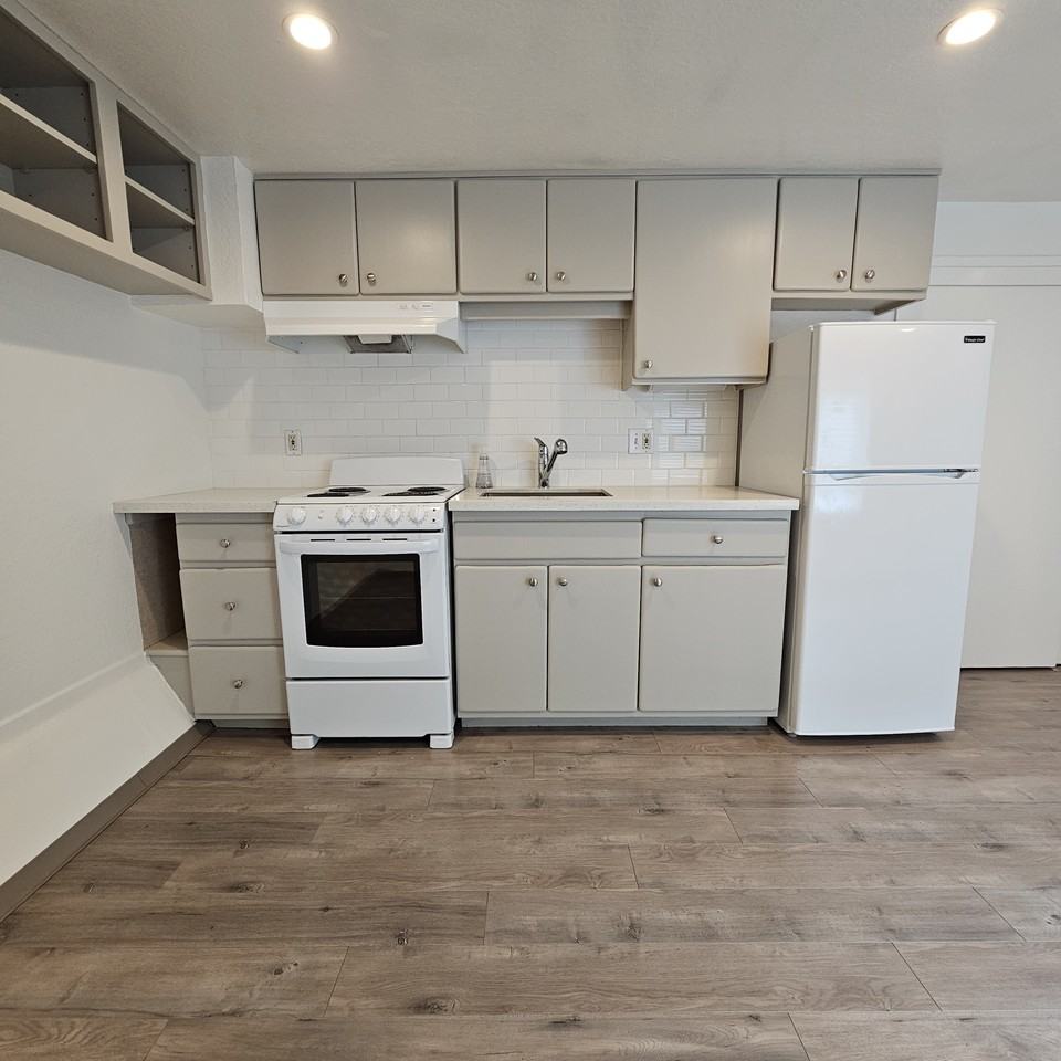 506 2nd Ave #506 - Photo 4 of 7