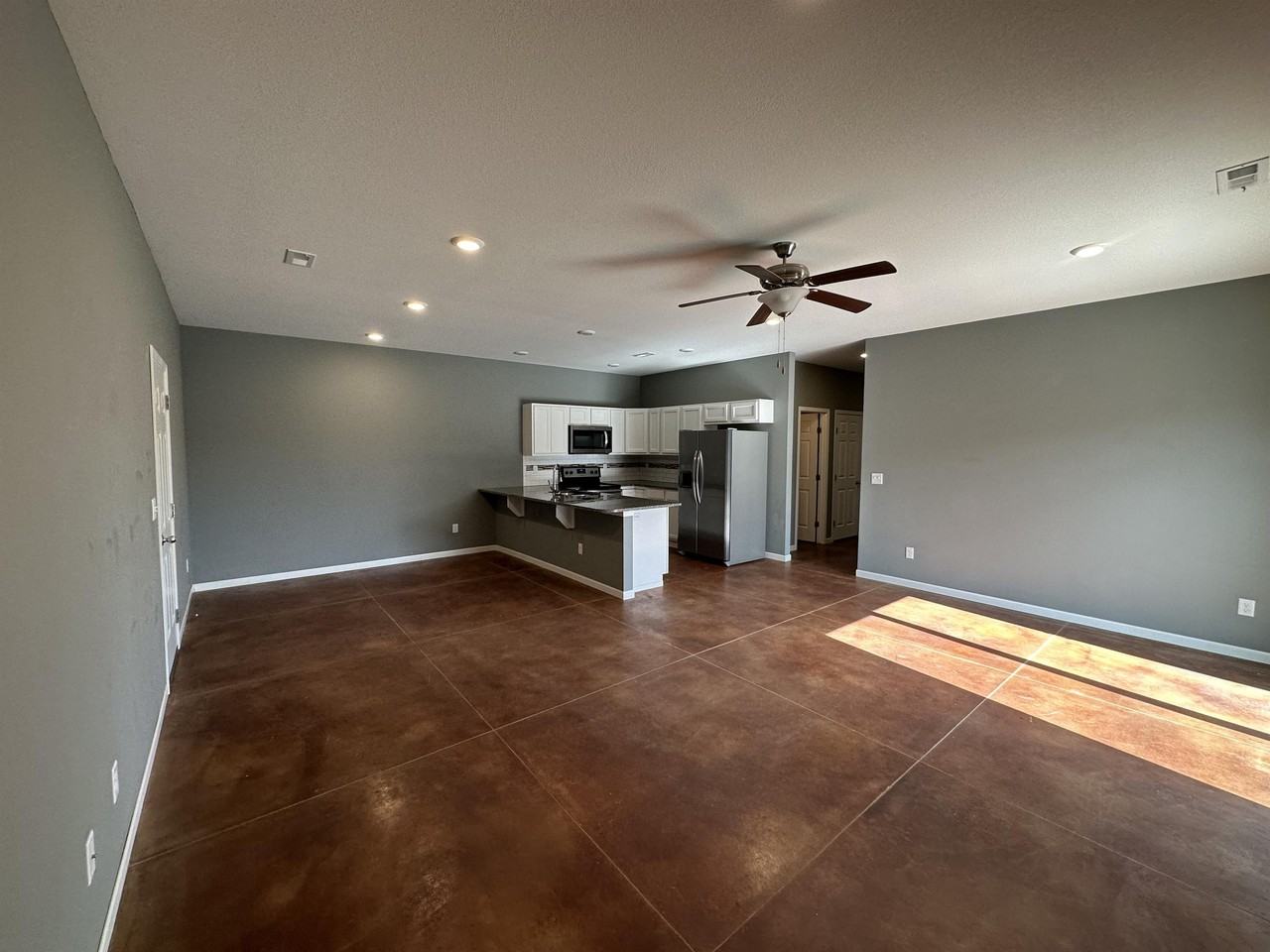 604 N Grandstone St #1 - Photo 2 of 20