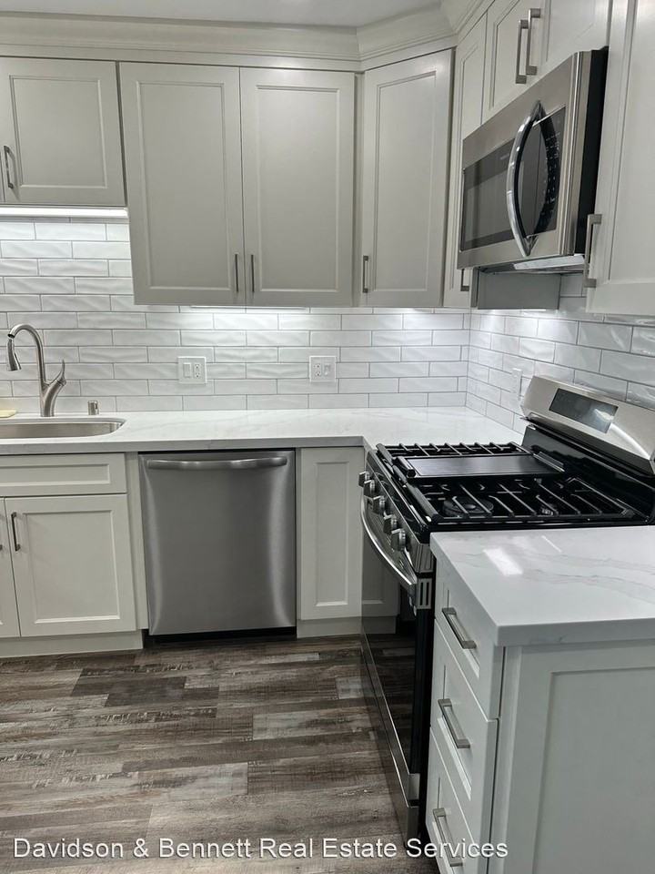 2081 Sandra Dr - Photo 3 of 11