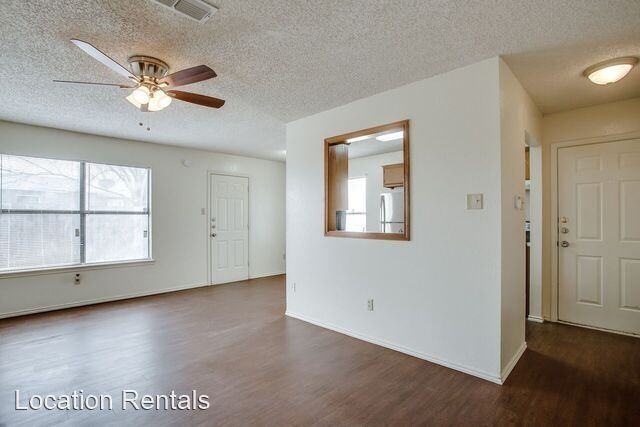 2107 La Salle Ave - Photo 3 of 11