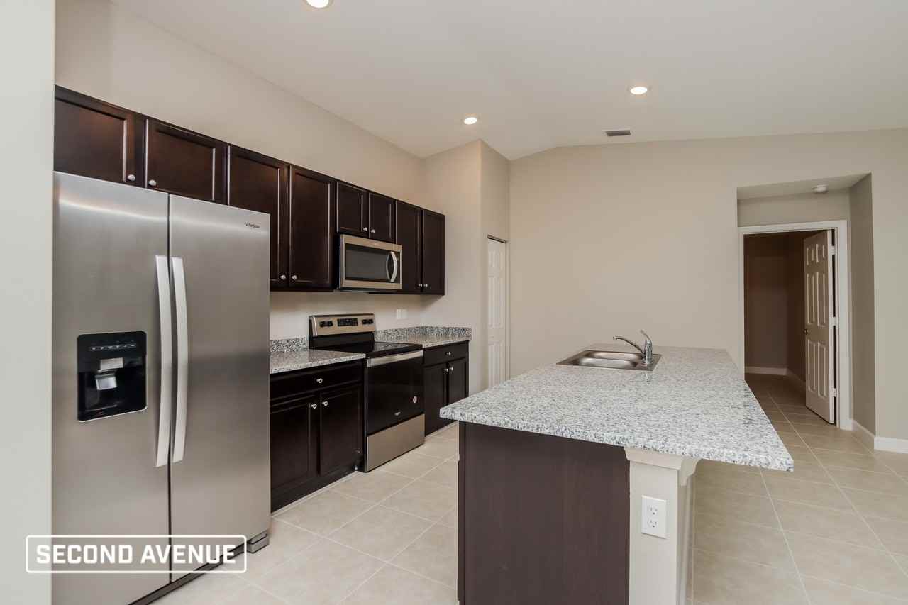 589 Lambright St Sw - Photo 3 of 19