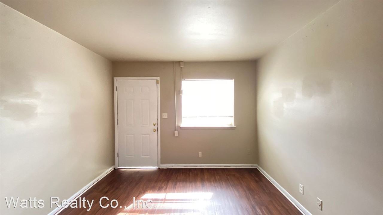 101 -105 8th Avenue West 616 - 626 1st Street West - Photo 3 of 9