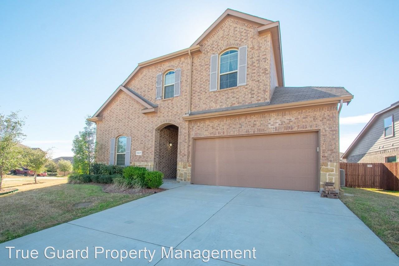 15837 Carlton Oaks Dr - Photo 2 of 27