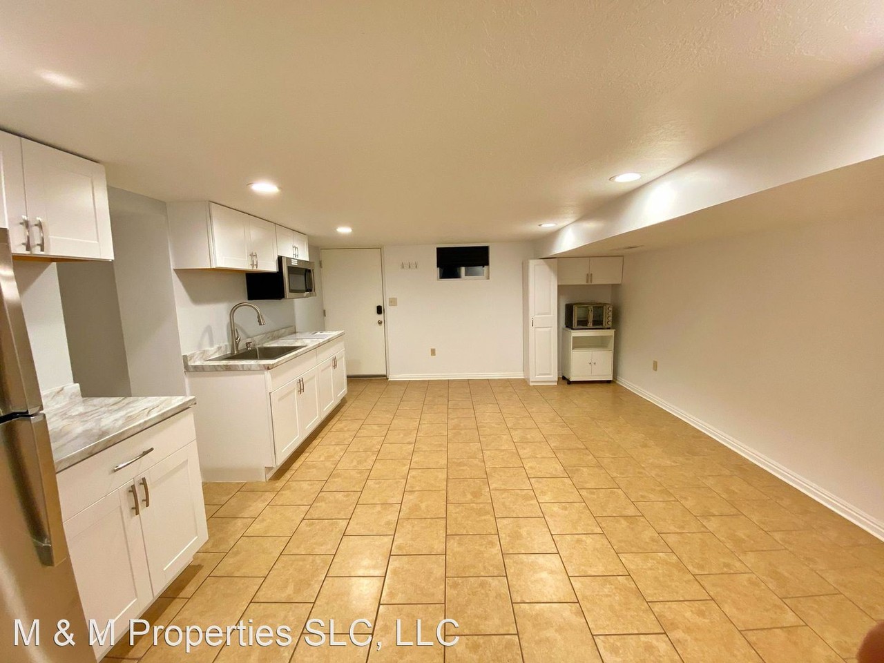 2111 S Wyoming St #B - Photo 2 of 20