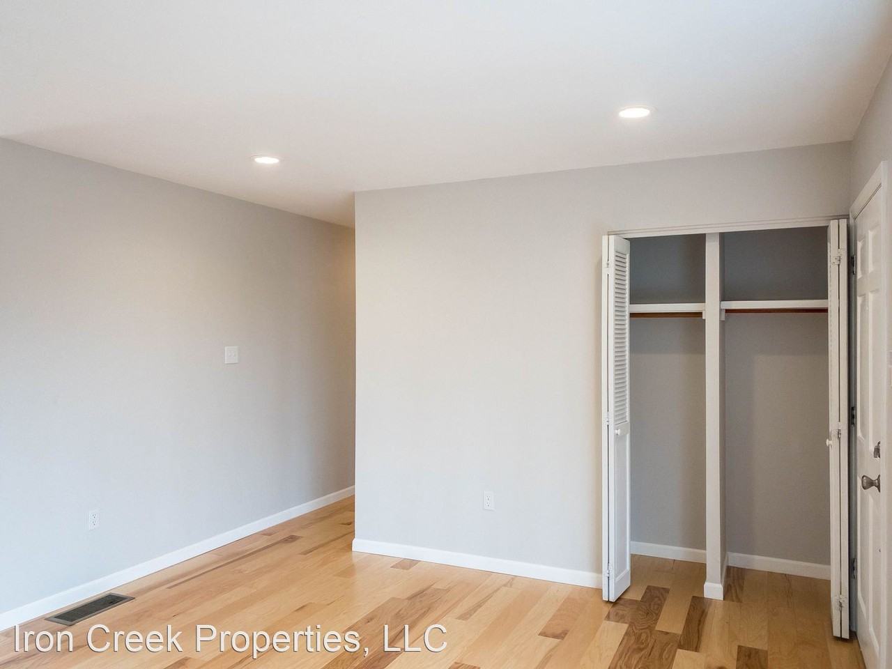 16 King Arthur Pl - Photo 3 of 22