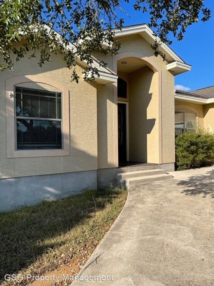 474 Marlys Ave - Photo 2 of 15