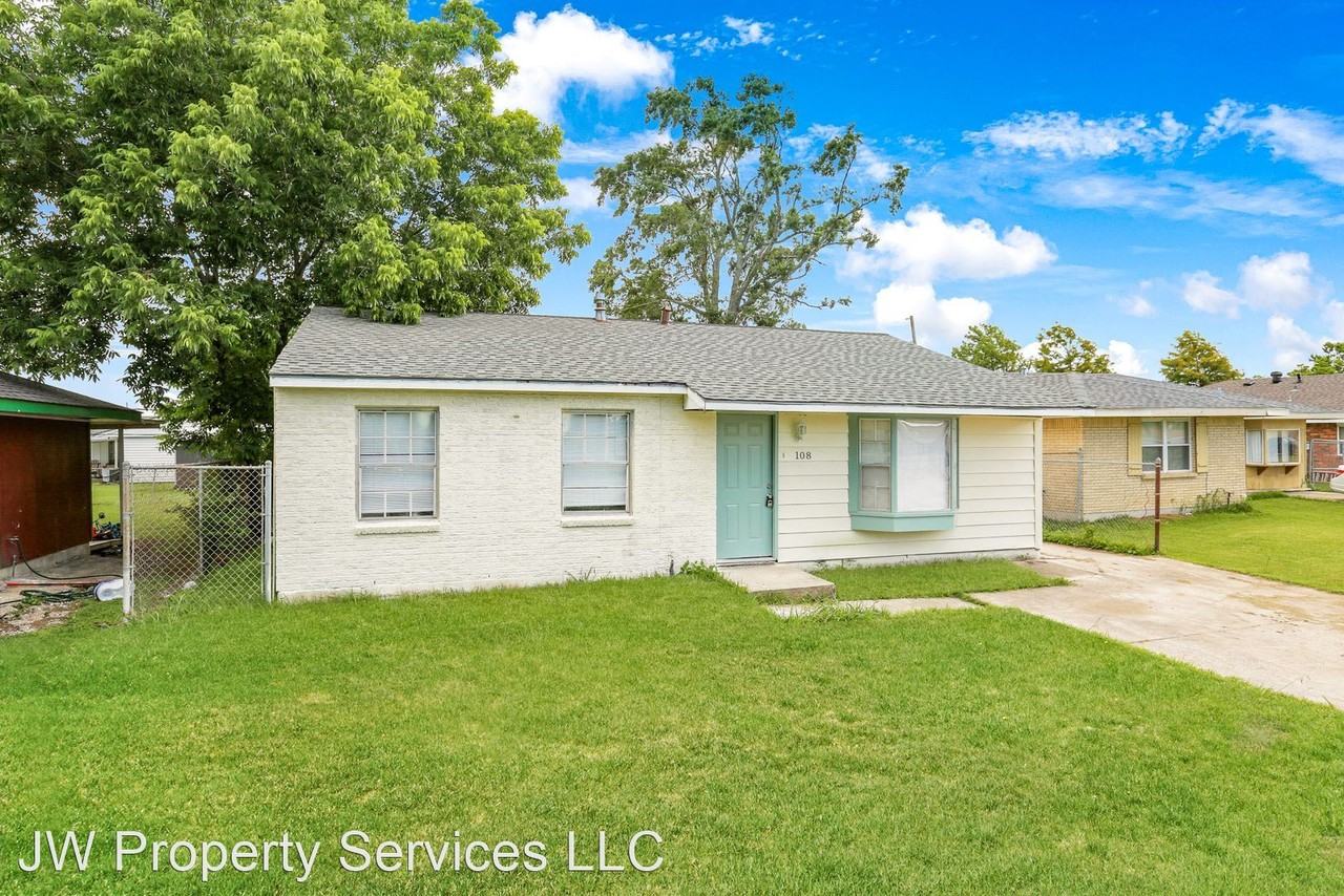 108 Helen Dr - Photo 2 of 12